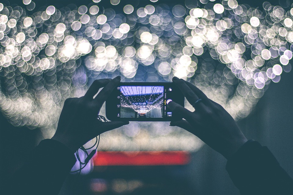 The Use of Photos as an Educational Tool: Reflective Photography Technique as an example The Use of Photos as an Educational Tool: Reflective Photography Technique as an example
